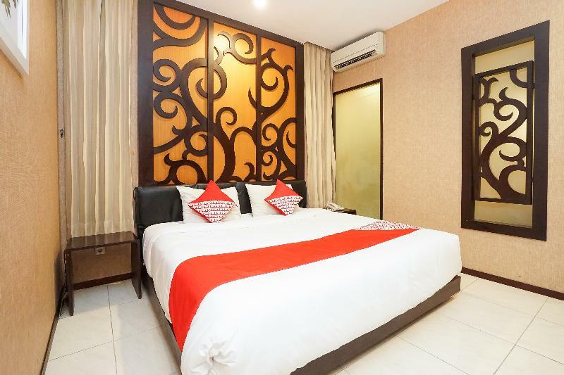 Istana Permata Ngagel Hotel Surabaya Exterior photo