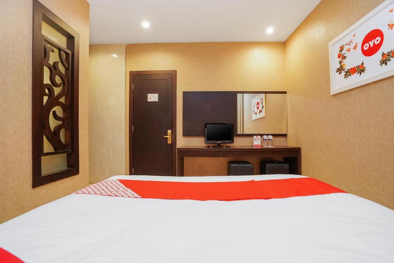Istana Permata Ngagel Hotel Surabaya Exterior photo