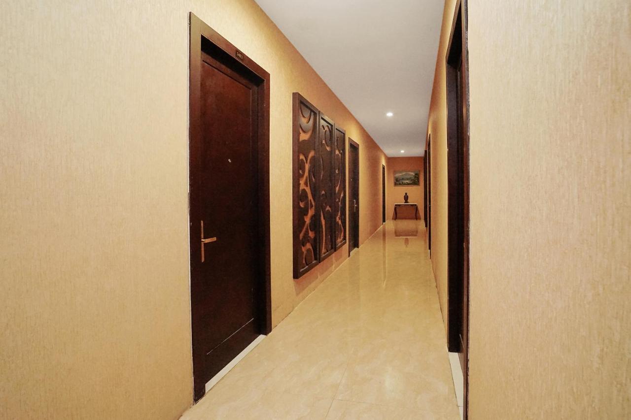 Istana Permata Ngagel Hotel Surabaya Exterior photo